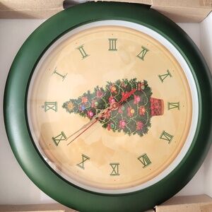 VGT, Musical Christmas Carol Clock,12 Songs Lights Up.